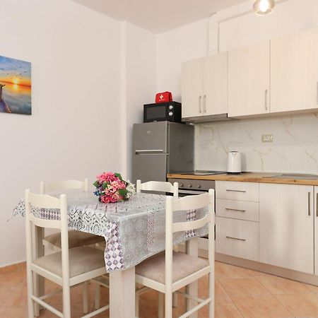 Sunny Side Apartments Vlorë Екстериор снимка
